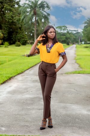 Hilltin signature top in Mustard yellow